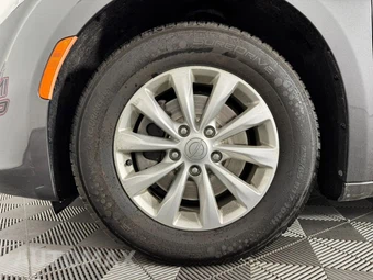 2019 Chrysler Pacifica Touring L 121.6" WB - miniatura 43