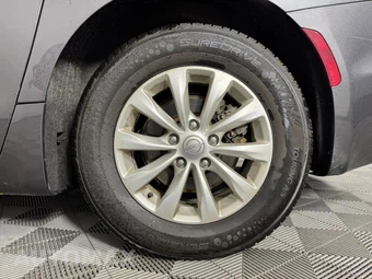 2019 Chrysler Pacifica Touring L 121.6" WB - miniatura 44