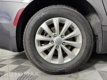 2019 Chrysler Pacifica Touring L 121.6" WB - miniatura 45