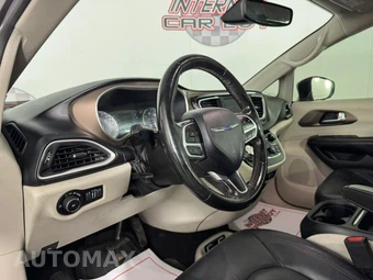 2019 Chrysler Pacifica Touring L 121.6" WB - miniatura 9