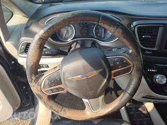 2019 Chrysler Pacifica Touring L 121.6" WB – miniatura 10