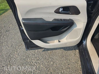 2019 Chrysler Pacifica Touring L 121.6" WB – miniatura 9