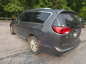 2019 Chrysler Pacifica Touring L 121.6" WB – miniatura 2