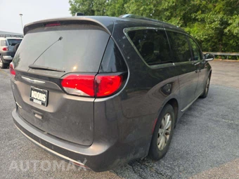 2019 Chrysler Pacifica Touring L 121.6" WB – miniatura 3