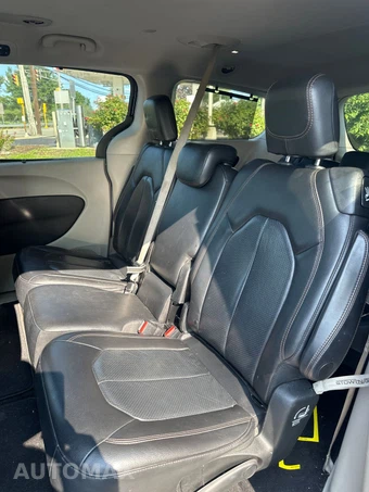 2019 Chrysler Pacifica Touring L 121.6" WB - miniatura 10