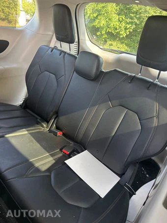 2019 Chrysler Pacifica Touring L 121.6" WB - miniatura 11