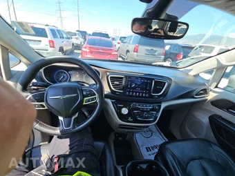 2019 Chrysler Pacifica Touring L 121.6" WB – miniatura 11