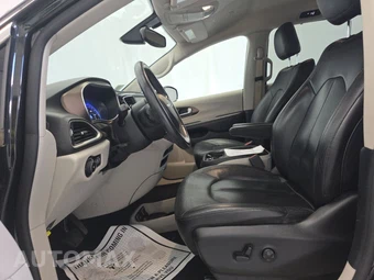 2019 Chrysler Pacifica Touring L 121.6" WB - miniatura 7