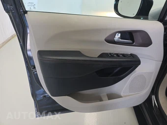 2019 Chrysler Pacifica Touring L 121.6" WB - miniatura 9