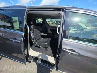 2019 Chrysler Pacifica Touring L 121.6" WB – miniatura 17