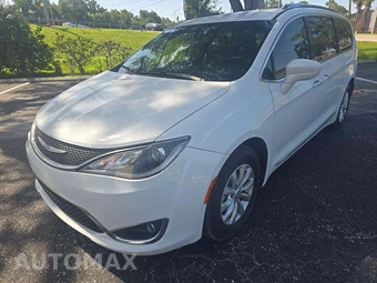 2019 Chrysler Pacifica Touring L 121.6" WB