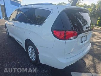 2019 Chrysler Pacifica Touring L 121.6" WB – miniatura 2