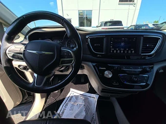 2019 Chrysler Pacifica Touring L 121.6" WB - miniatura 10