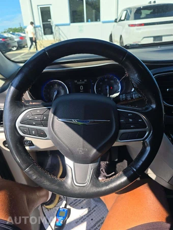 2019 Chrysler Pacifica Touring L 121.6" WB - miniatura 22