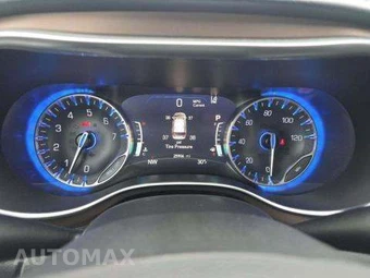 2019 Chrysler Pacifica Touring L Plus 121.6" WB - miniatura 10
