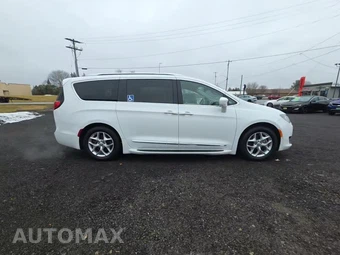 2019 Chrysler Pacifica Touring L Plus 121.6" WB - miniatura 5