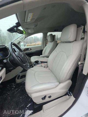 2019 Chrysler Pacifica Touring L Plus 121.6" WB - miniatura 7