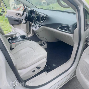 2019 Chrysler Pacifica Touring L Plus 121.6" WB - miniatura 12