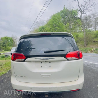 2019 Chrysler Pacifica Touring L Plus 121.6" WB - miniatura 7
