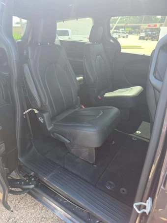 2019 Chrysler Pacifica Touring L Plus 121.6" WB - miniatura 17