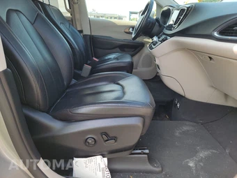 2019 Chrysler Pacifica Touring L Plus 121.6" WB - miniatura 8