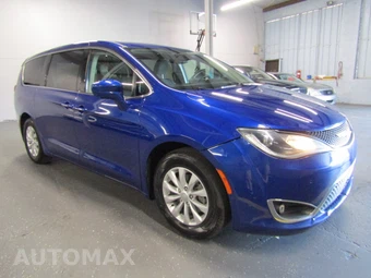 2019 Chrysler Pacifica Touring Plus 121.6" WB - miniatura 3