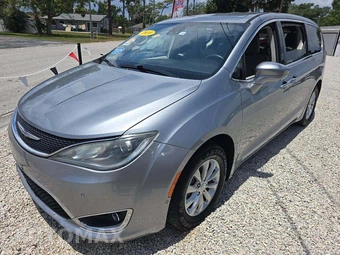 2019 Chrysler Pacifica Touring Plus 121.6" WB