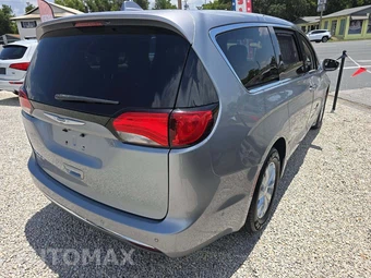 2019 Chrysler Pacifica Touring Plus 121.6" WB – miniatura 3