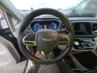 2019 Chrysler Pacifica Touring Plus 121.6" WB – miniatura 10