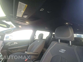 2019 Chrysler Pacifica Touring Plus 121.6" WB - miniatura 8