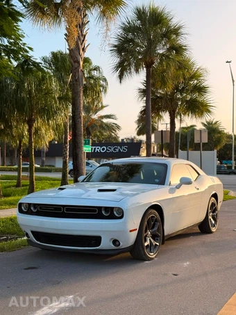 2019 Dodge Challenger SXT - miniatura 19