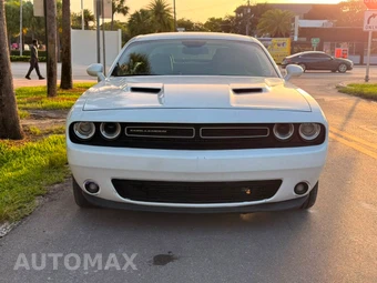 2019 Dodge Challenger SXT - miniatura 2