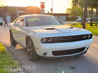2019 Dodge Challenger SXT - miniatura 3