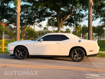 2019 Dodge Challenger SXT - miniatura 7