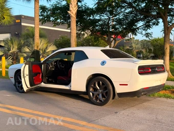 2019 Dodge Challenger SXT - miniatura 8