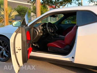 2019 Dodge Challenger SXT - miniatura 9