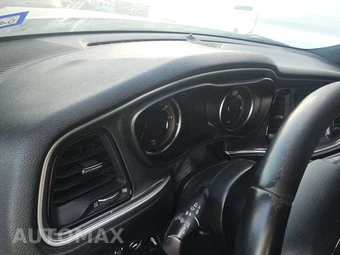 2019 Dodge Challenger SXT - miniatura 12