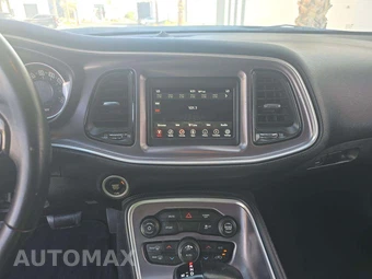 2019 Dodge Challenger SXT – miniatura 8