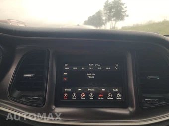 2019 Dodge Challenger SXT - miniatura 11