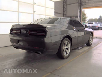 2019 Dodge Challenger SXT - miniatura 4