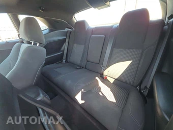 2019 Dodge Challenger SXT – miniatura 13