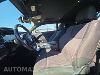 2019 Dodge Challenger SXT – miniatura 6