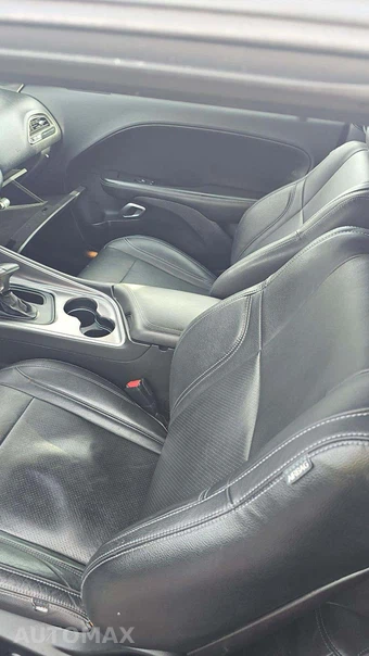 2019 Dodge Challenger SXT – miniatura 32