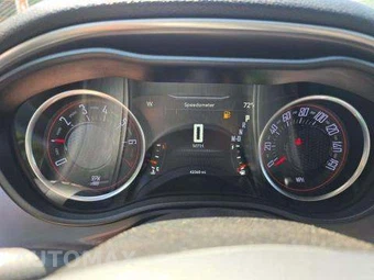 2019 Dodge Challenger SXT – miniatura 10
