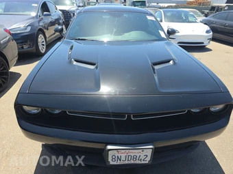 2019 Dodge Challenger SXT - miniatura 2