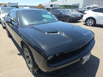 2019 Dodge Challenger SXT - miniatura 3