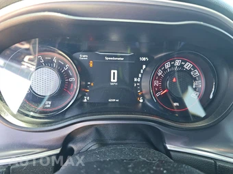 2019 Dodge Challenger SXT - miniatura 12