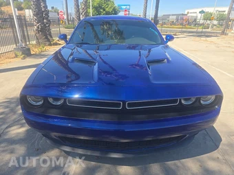 2019 Dodge Challenger SXT – miniatura 2