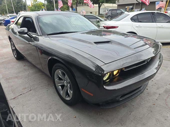 2019 Dodge Challenger SXT – miniatura 4