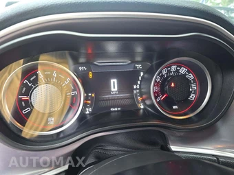 2019 Dodge Challenger SXT – miniatura 9
